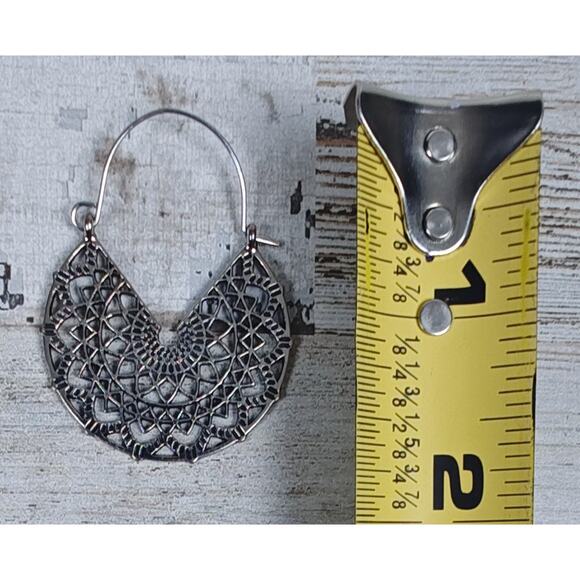 Boho Women's Elegant Silver Dangle Earrings - Picture 5 of 5